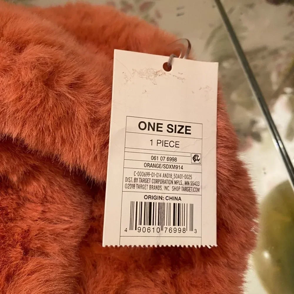 A new day faux fur hat /collar -OSFM orange NWT